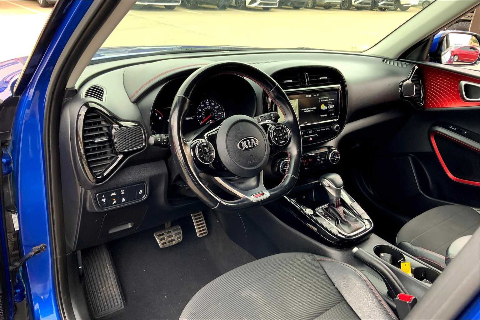 2020 Kia Soul GT-Line Turbo photo 17