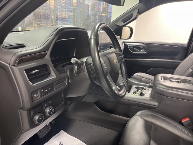 2023 Chevrolet Suburban LT photo 9