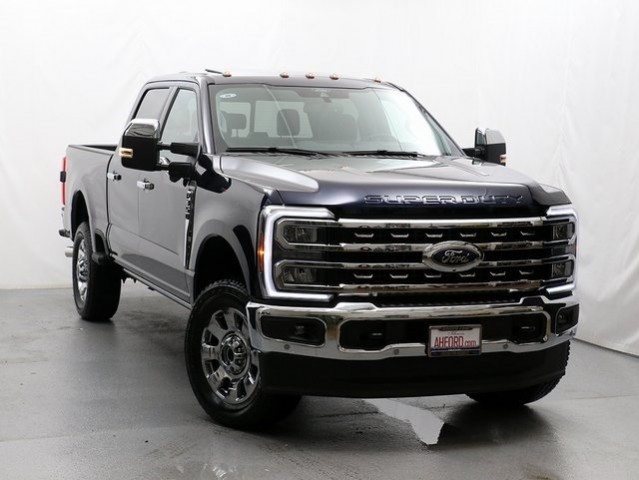 2025 Ford Super Duty F-350® Lariat®