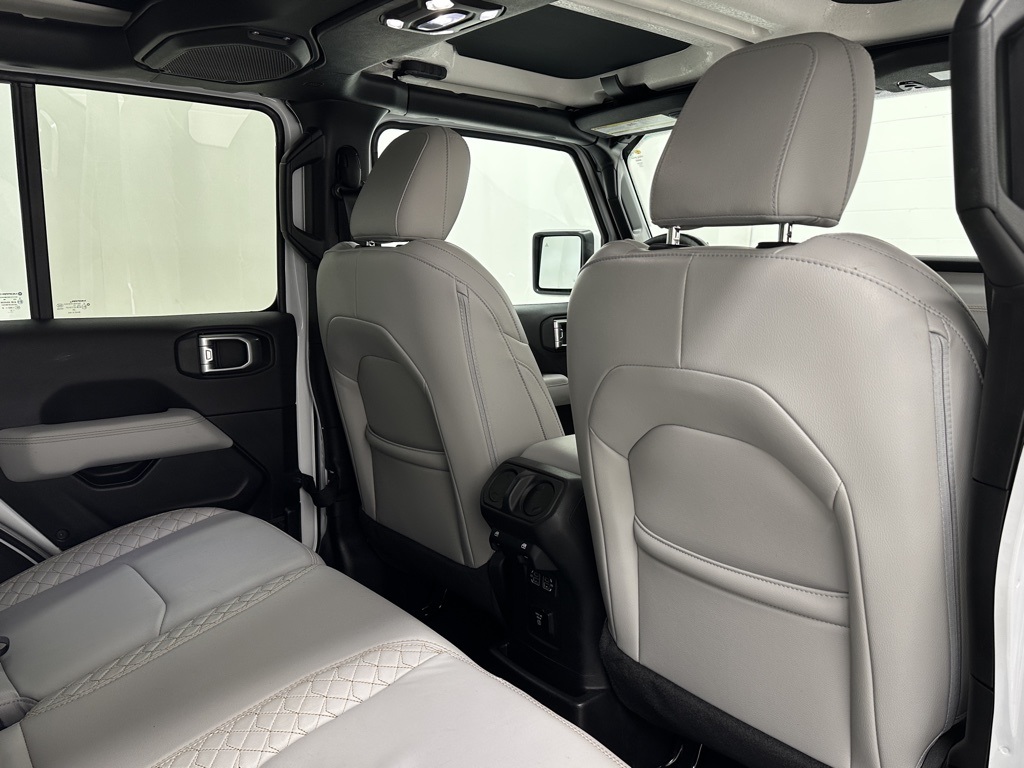 2022 Jeep Wrangler Unlimited Sahara High Altitude 4xe photo 19