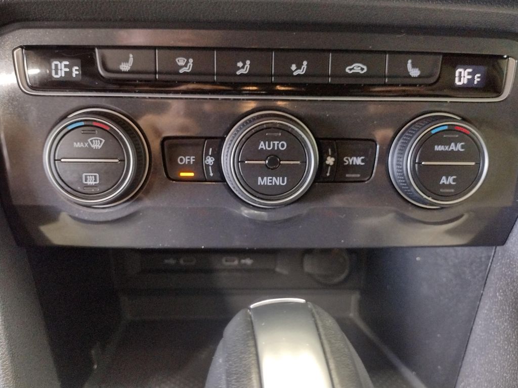 2021 Volkswagen Tiguan R-Line Black SEL photo 24