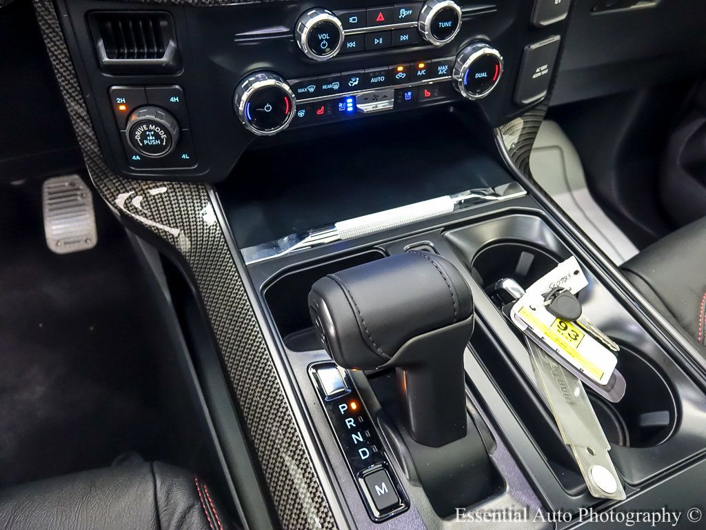 2025 Ford F-150 Lariat photo 18