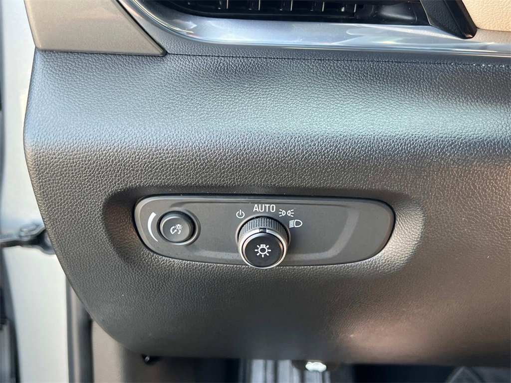 2023 Chevrolet Traverse Cloth photo 22
