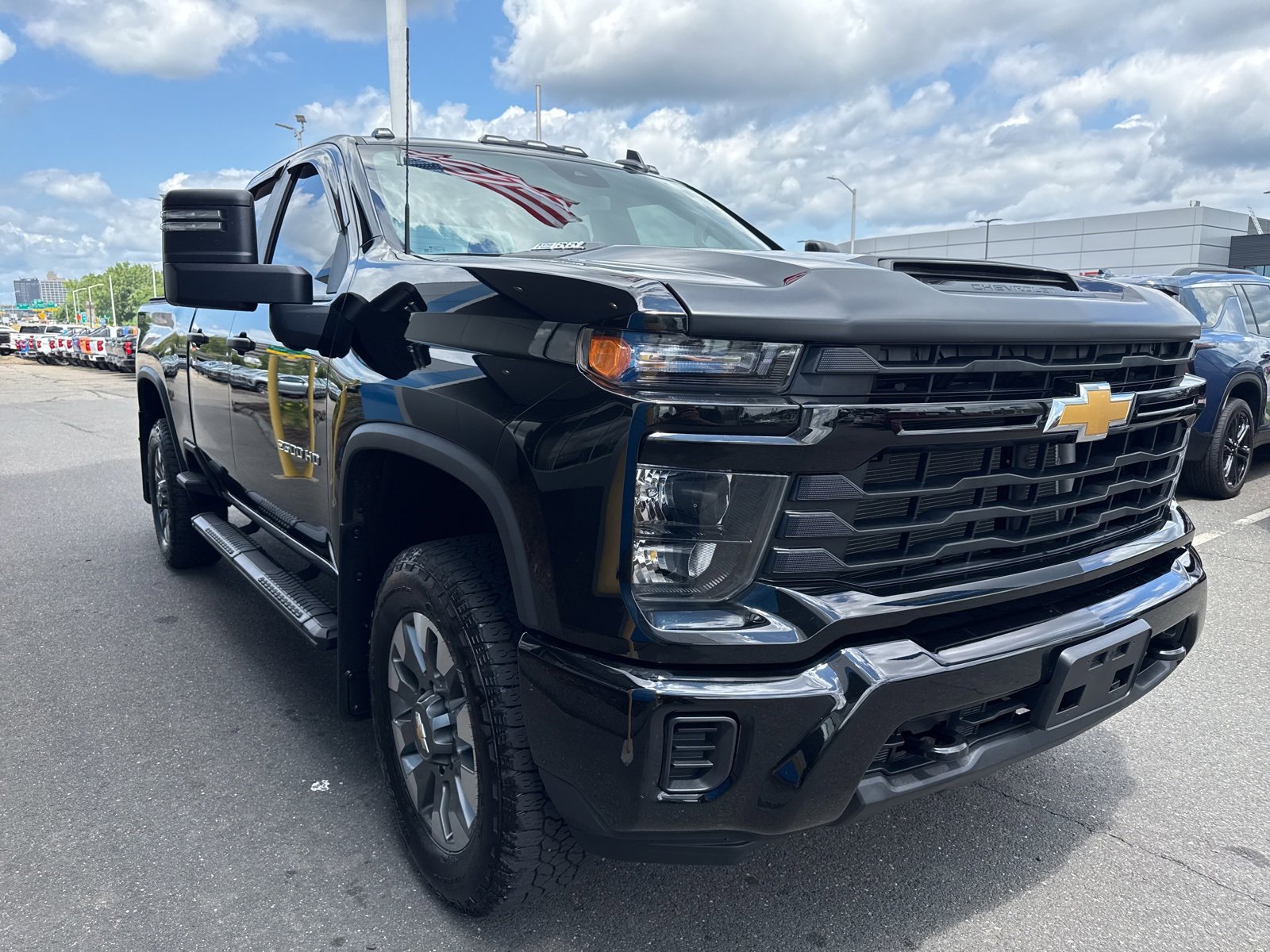 2024 Chevrolet Silverado 2500HD Custom photo 4
