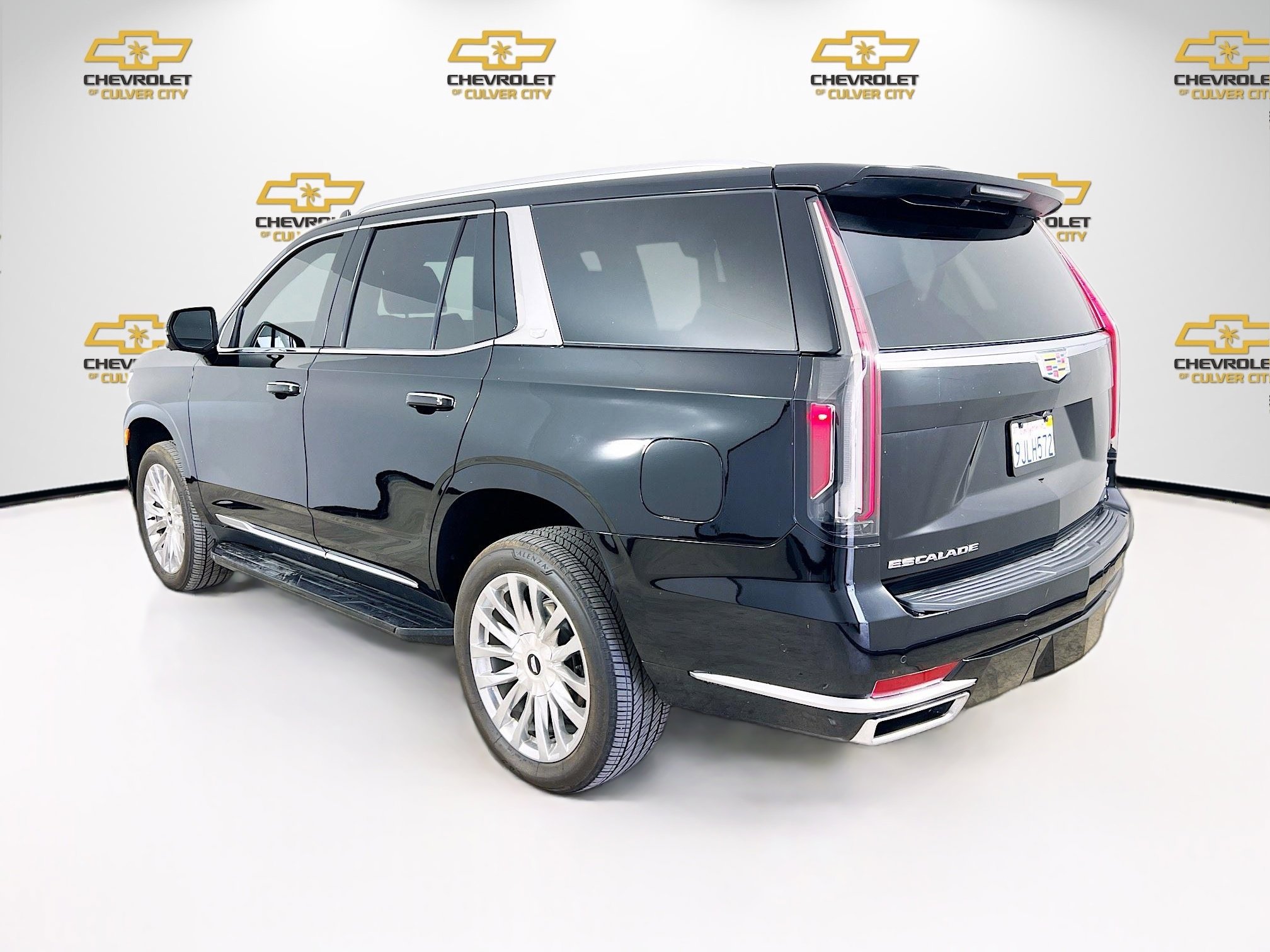 2023 Cadillac Escalade Premium Luxury photo 3