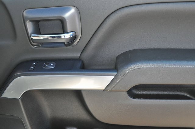2019 Chevrolet Silverado LT photo 22