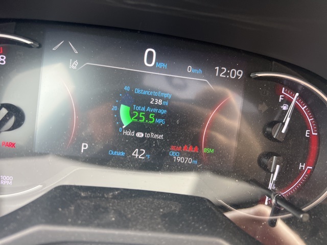 2021 TOYOTA RAV4 - Image 4