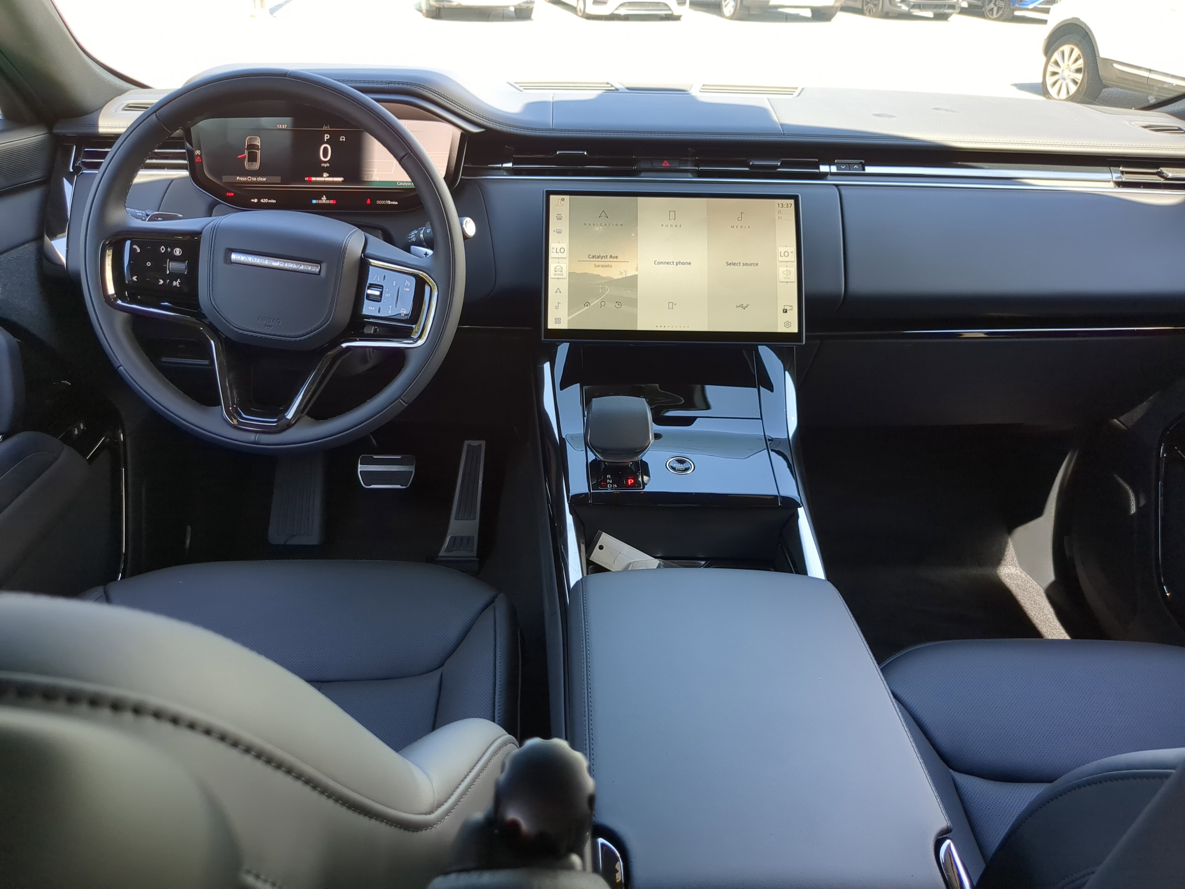 2025 Land Rover Range Rover Sport SE photo 3