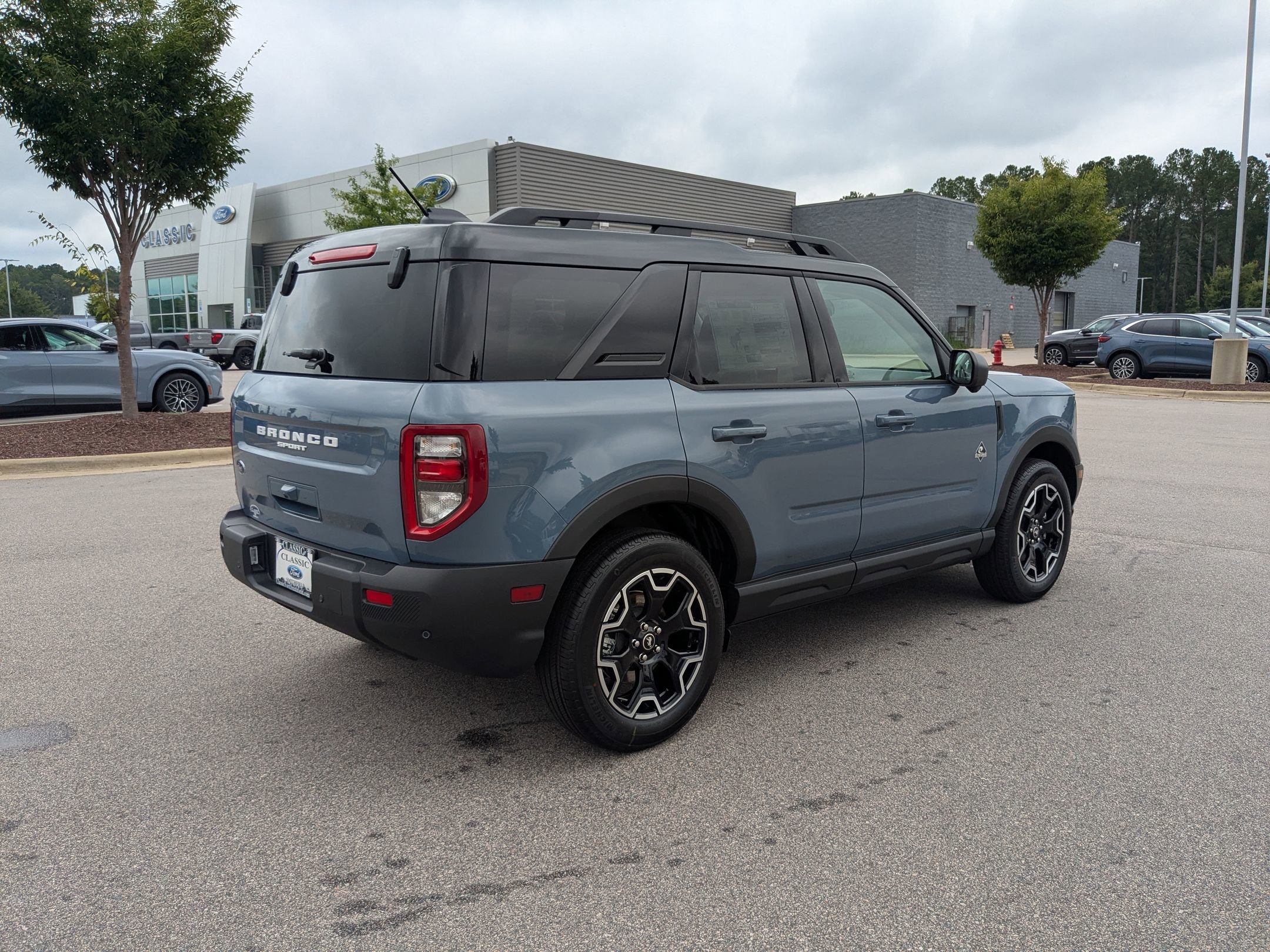2025 Ford Bronco Sport Outer Banks photo 6