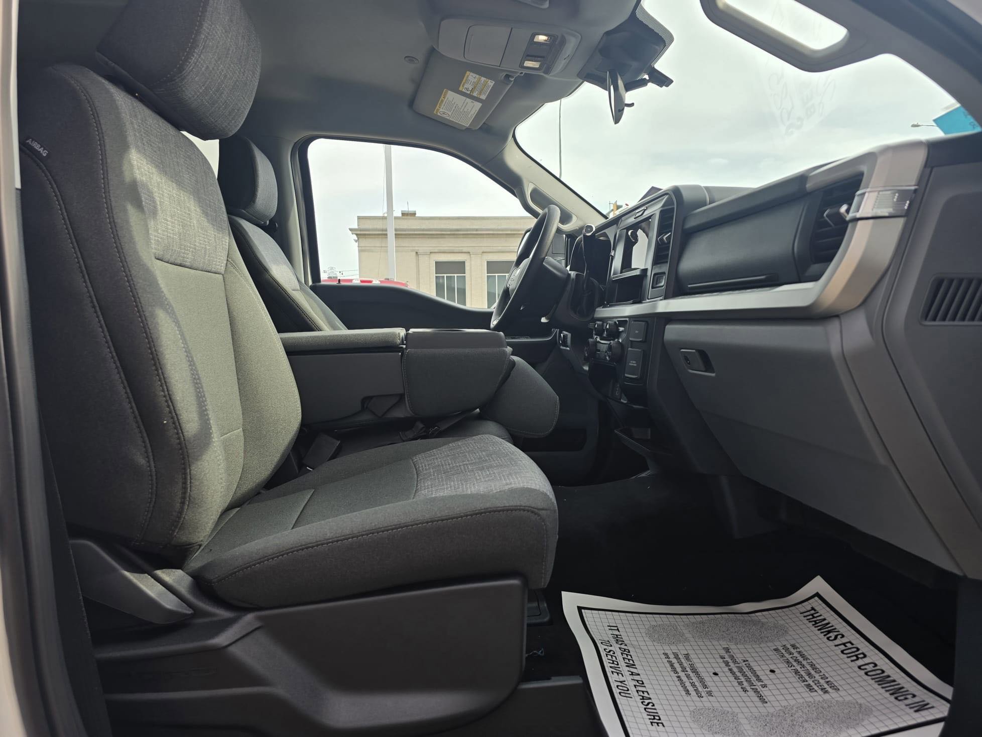 2025 Ford F-350 XLT photo 8