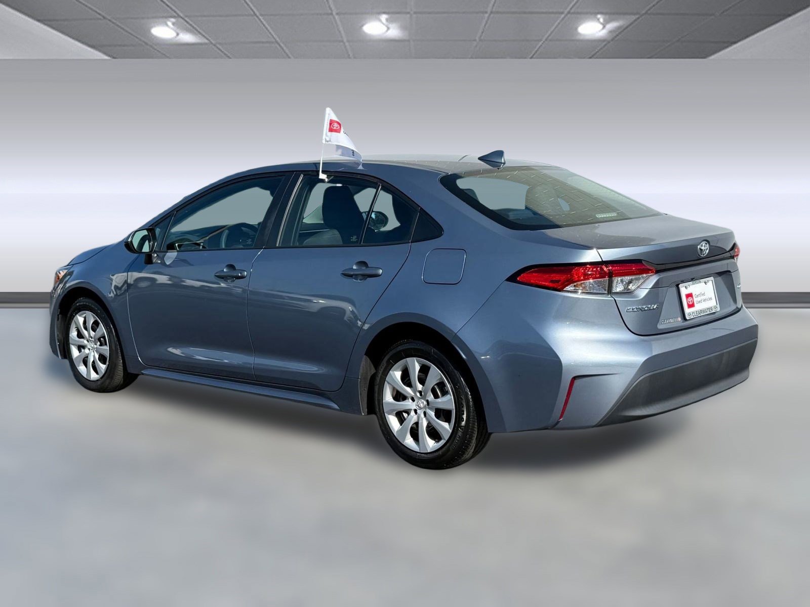2023 Toyota Corolla LE photo 3