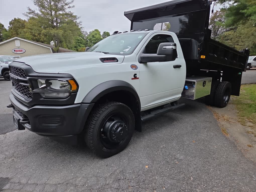 2024 Ram 5500 Tradesman photo 3