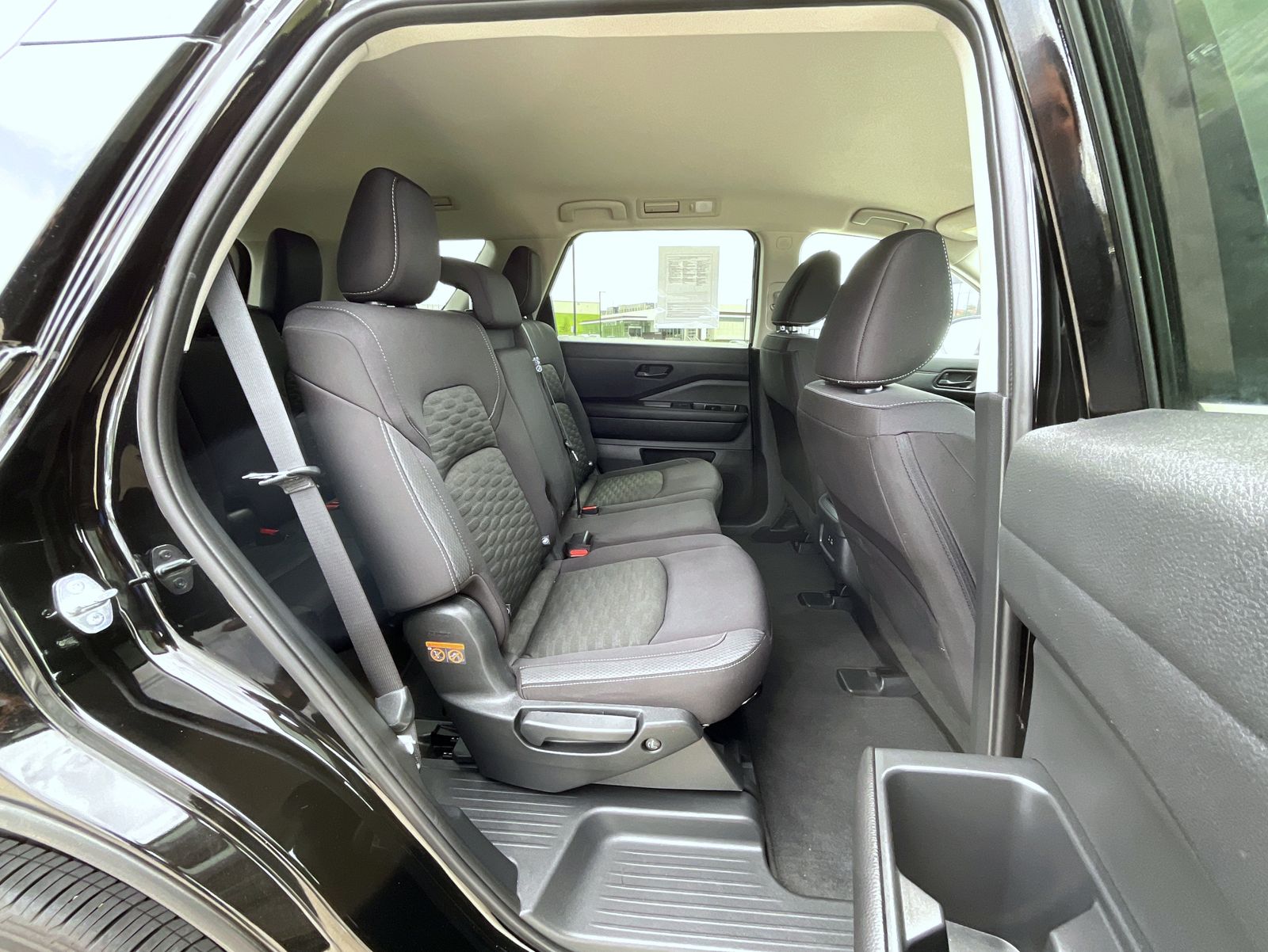 2023 Nissan Pathfinder S photo 19