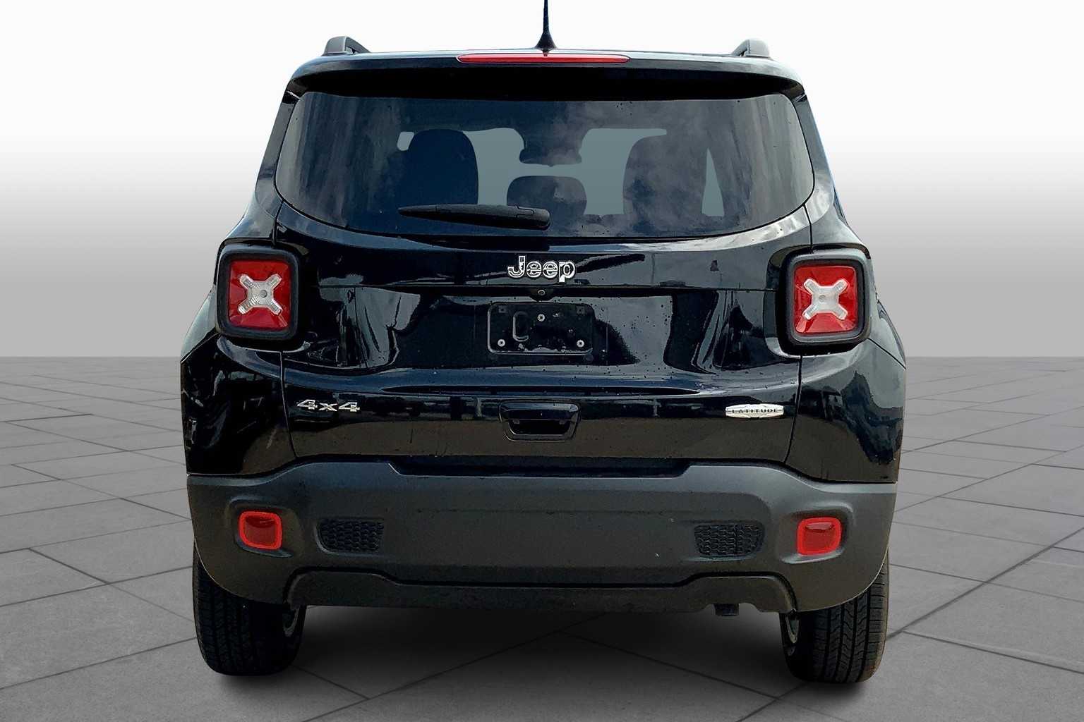 2022 Jeep Renegade Latitude photo 4