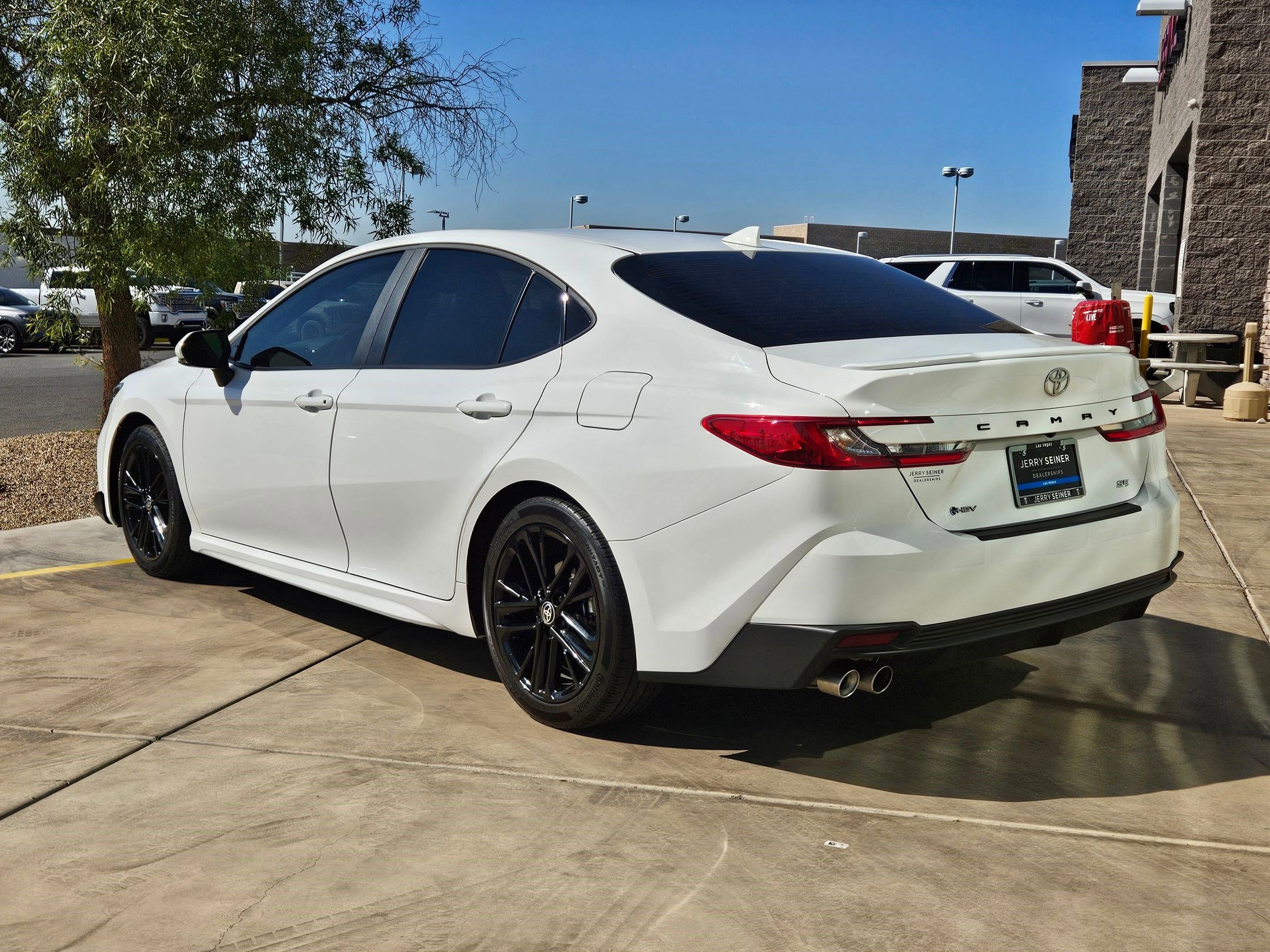 2025 Toyota Camry SE photo 3