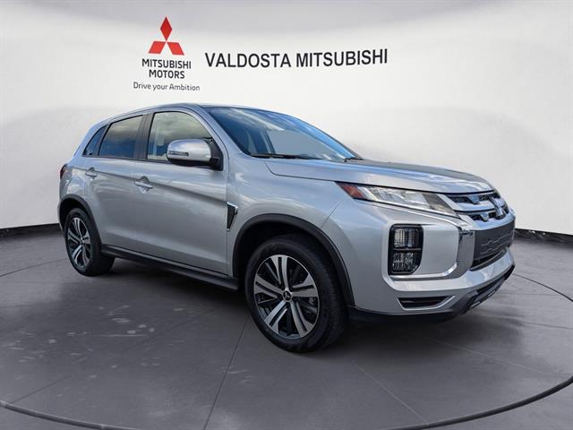 2025 Mitsubishi Outlander Sport SE's photo