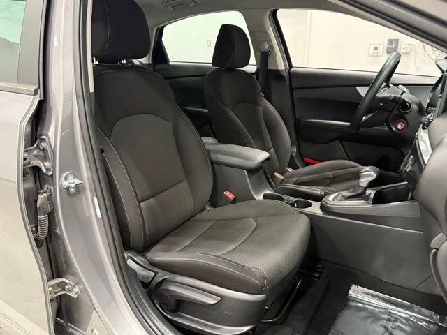 2023 Kia Forte LXS photo 27