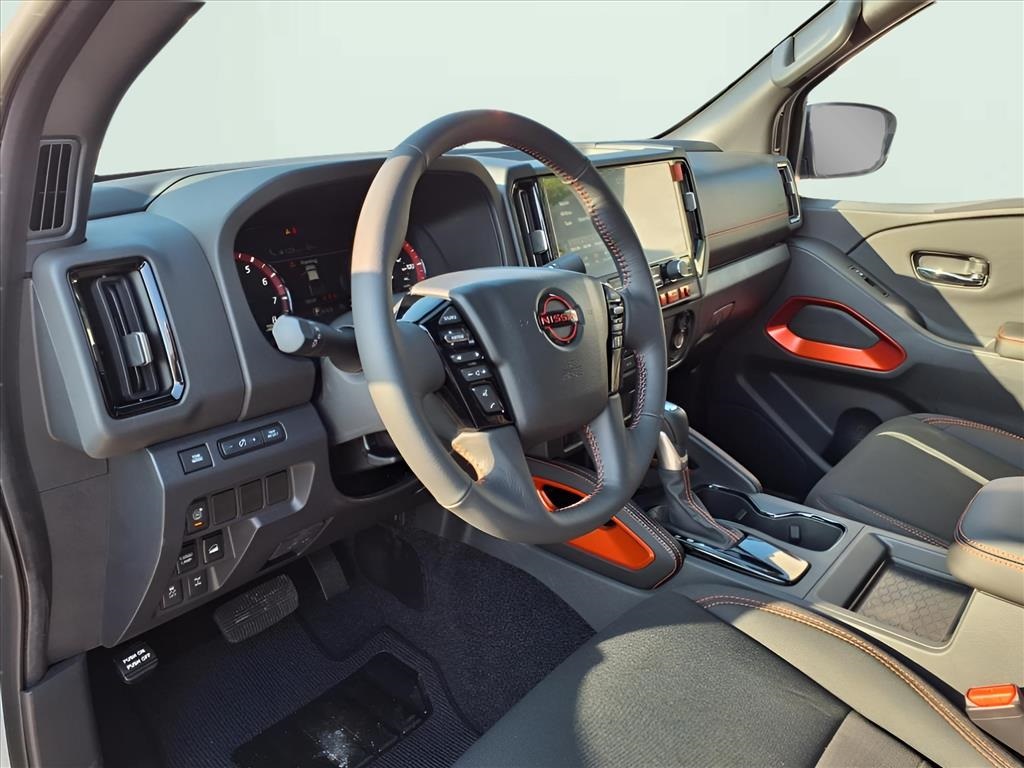 2025 Nissan Frontier PRO-4X photo 15