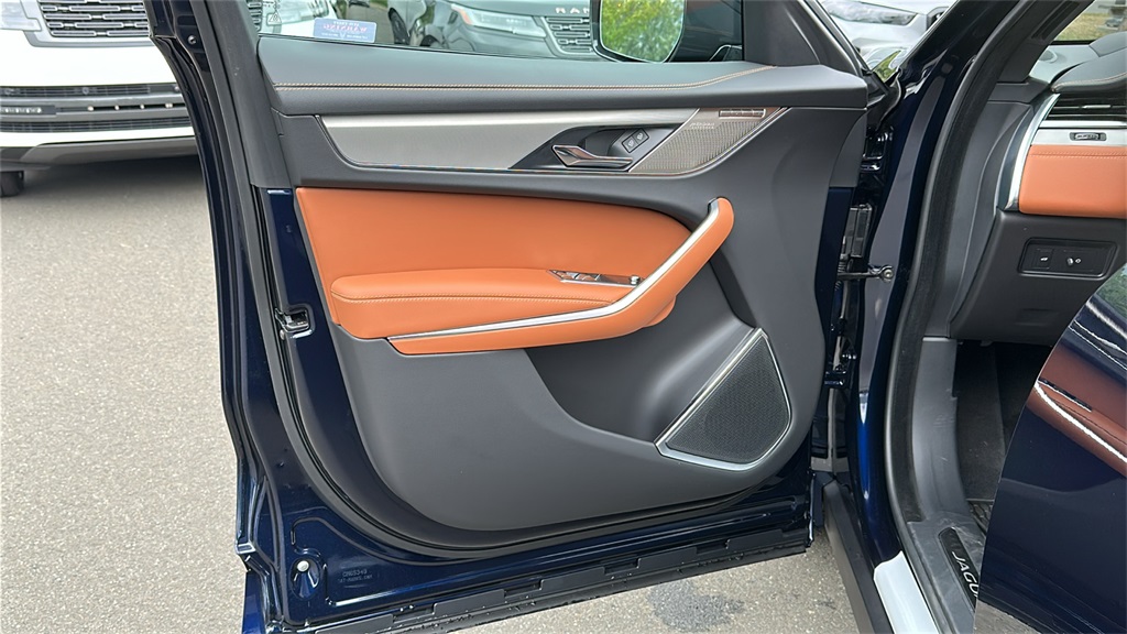 2026 Jaguar F-PACE P250 R-Dynamic S photo 9