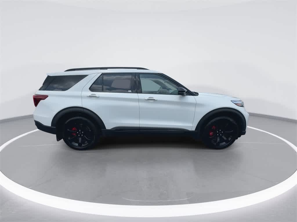 2022 Ford Explorer ST photo 9