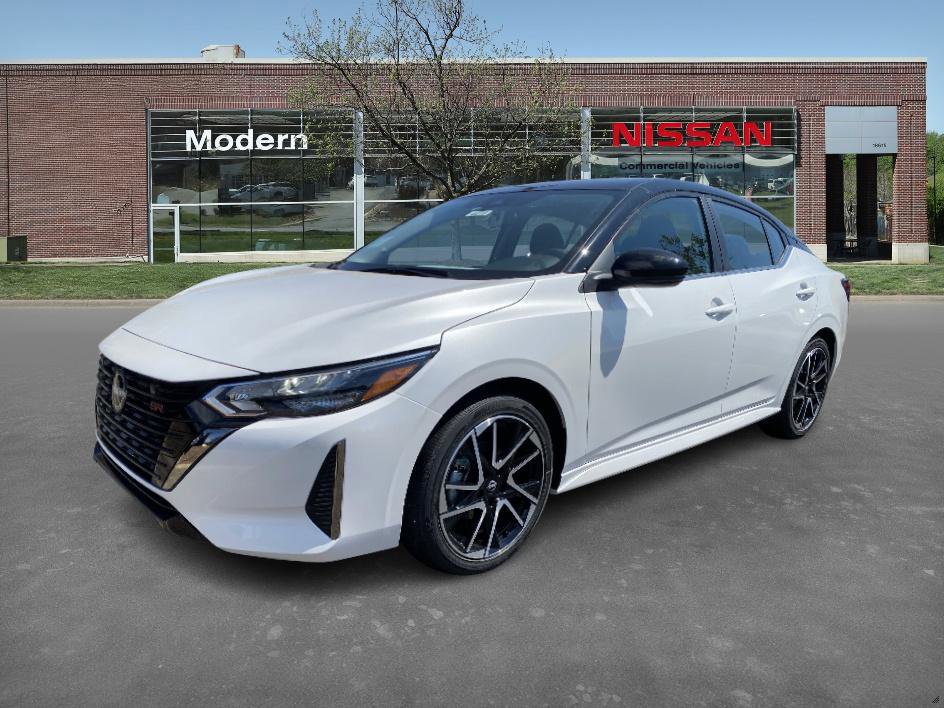 2025 Nissan Sentra SR's photo