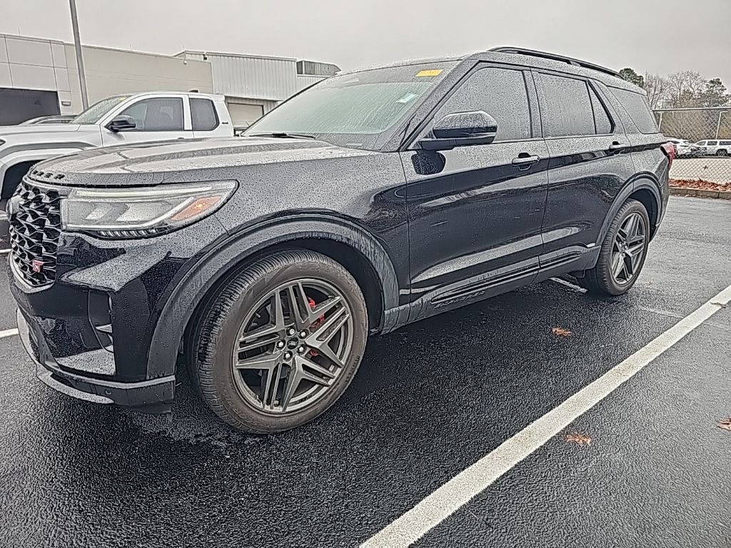 2025 Ford Explorer ST's photo