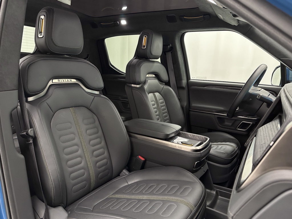 2022 Rivian R1T Launch Edition photo 17