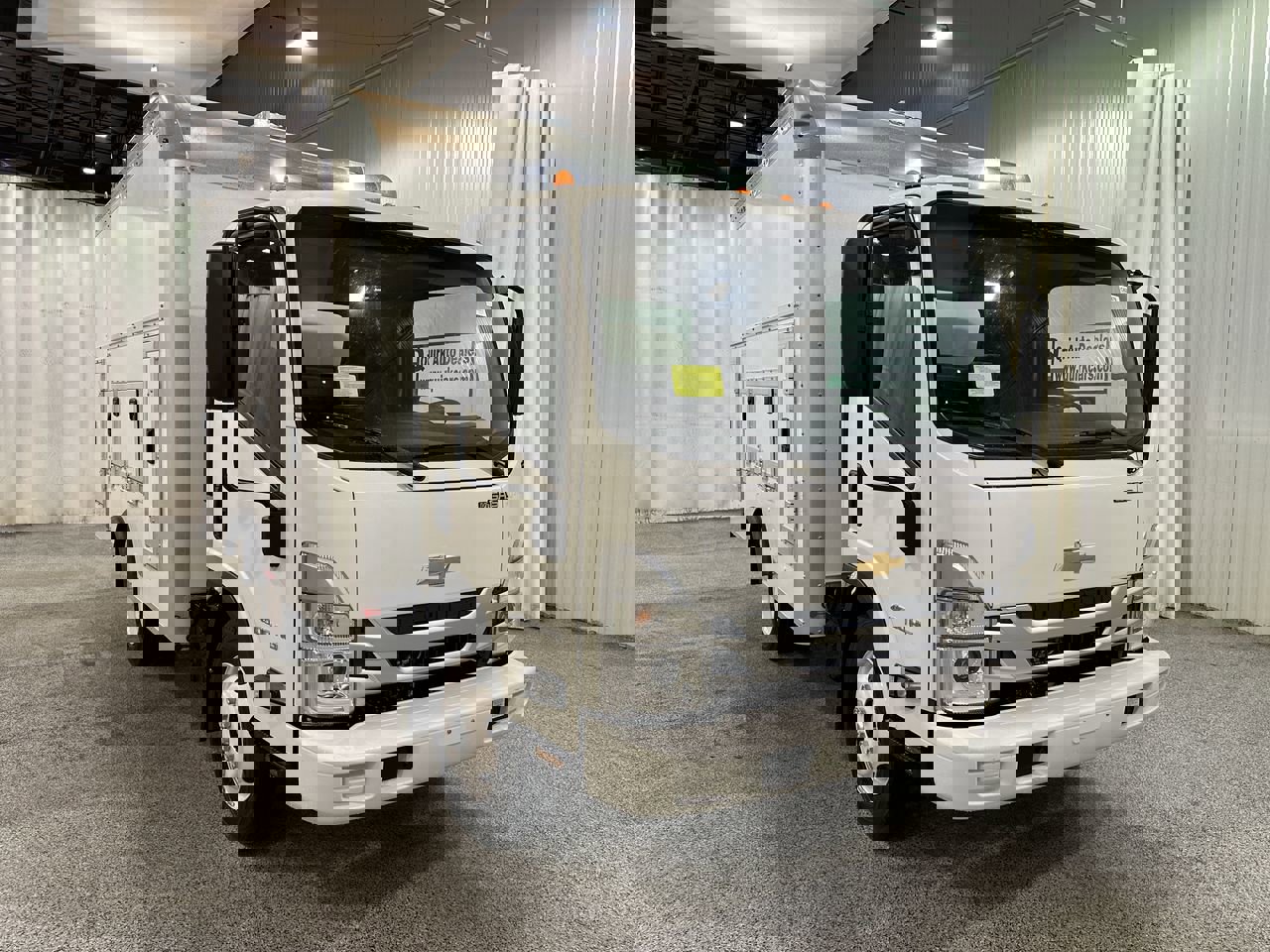 New 2025 Arc White Chevrolet BASE image 1