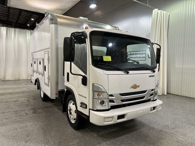 2025 Chevrolet Low Cab Forward 4500 BASE