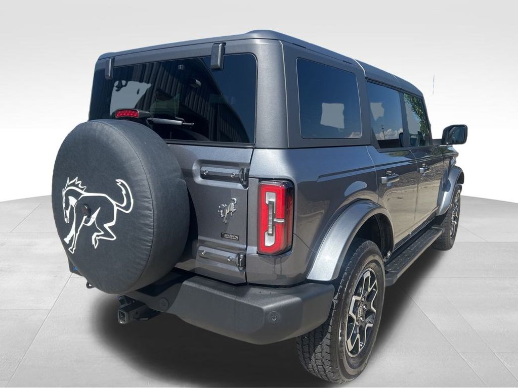 2024 Ford Bronco Outer Banks photo 4