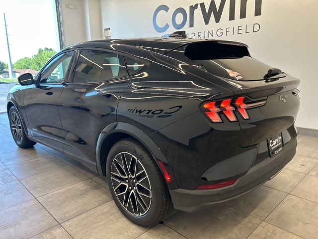 2025 Ford Mustang Mach-E Premium photo 11