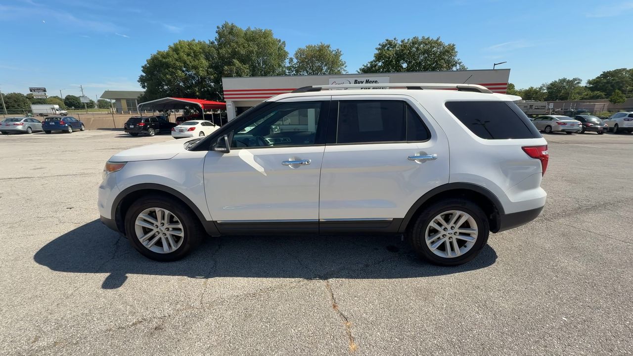 2015 Ford Explorer XLT photo 4