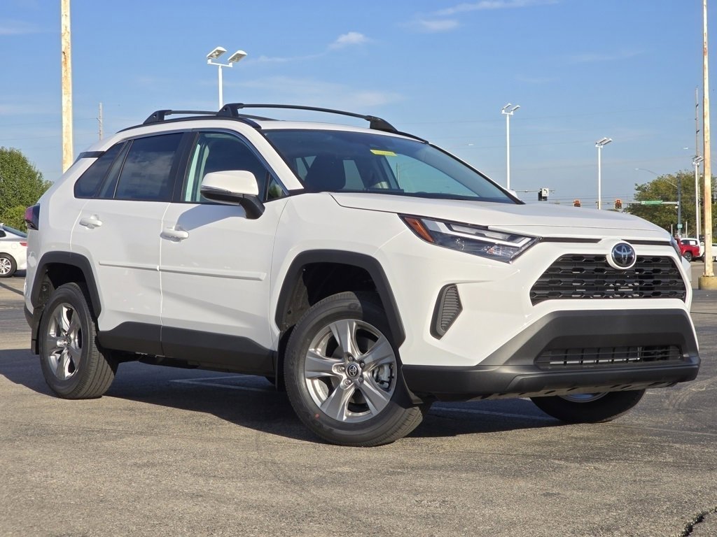 2025 Toyota RAV4 XLE photo 2