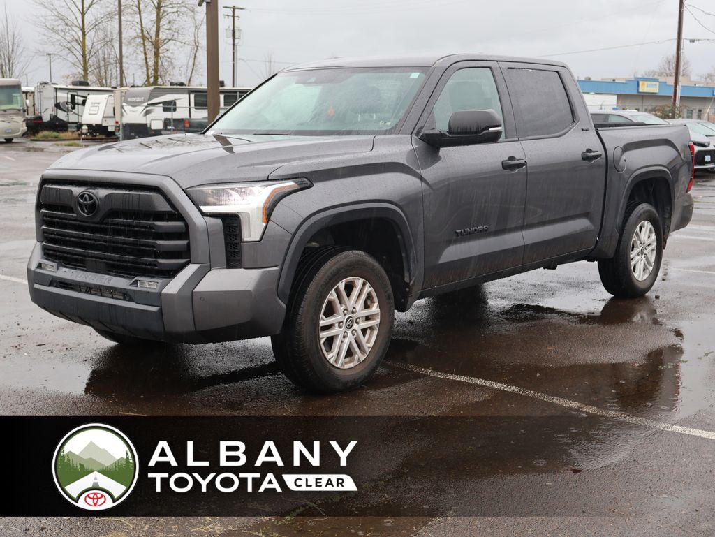 2023 Toyota Tundra SR5's photo