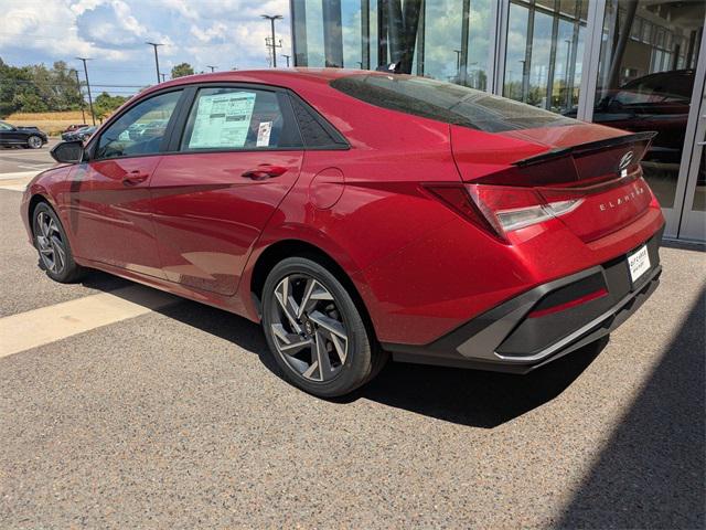 2025 Hyundai Elantra SEL Sport photo 3