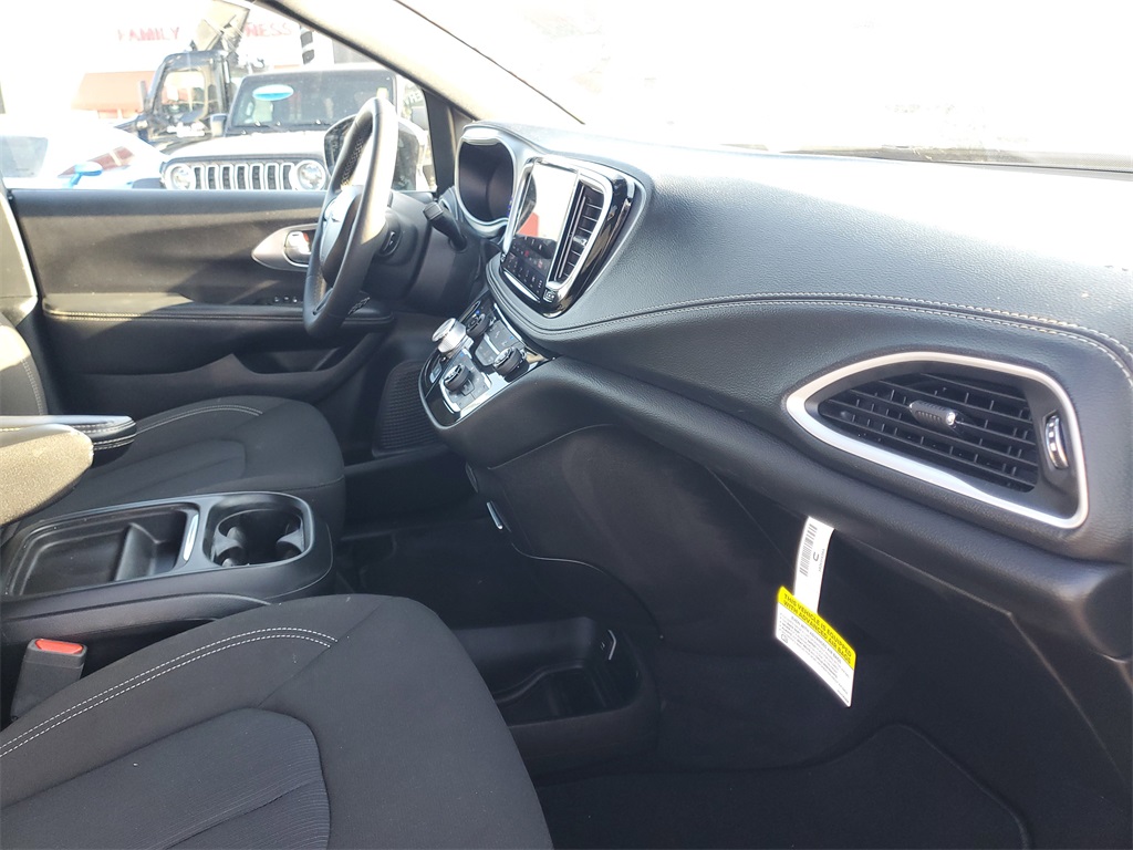 2024 Chrysler Pacifica Touring photo 35