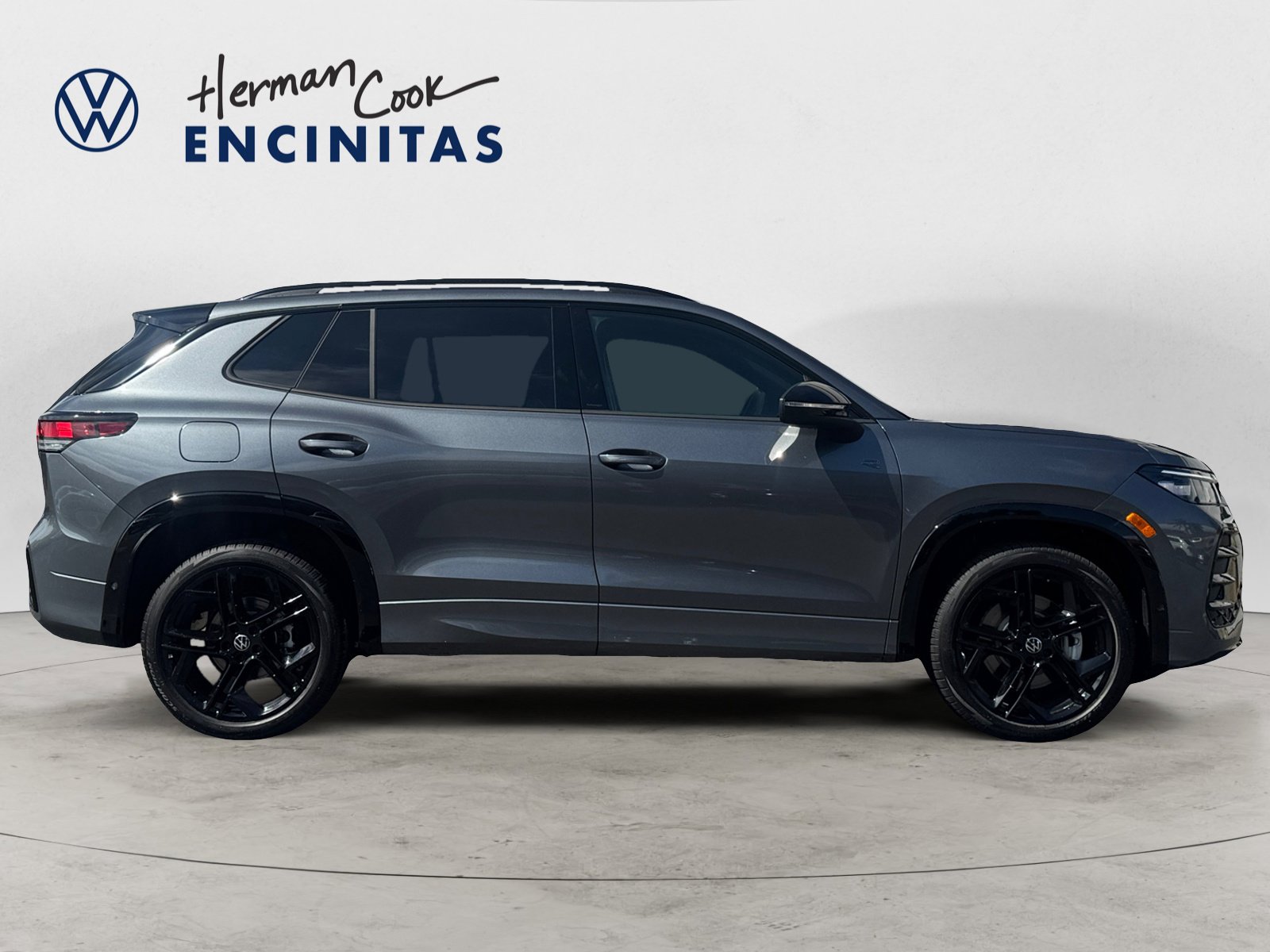 2025 Volkswagen Tiguan SE R-Line Black photo 6