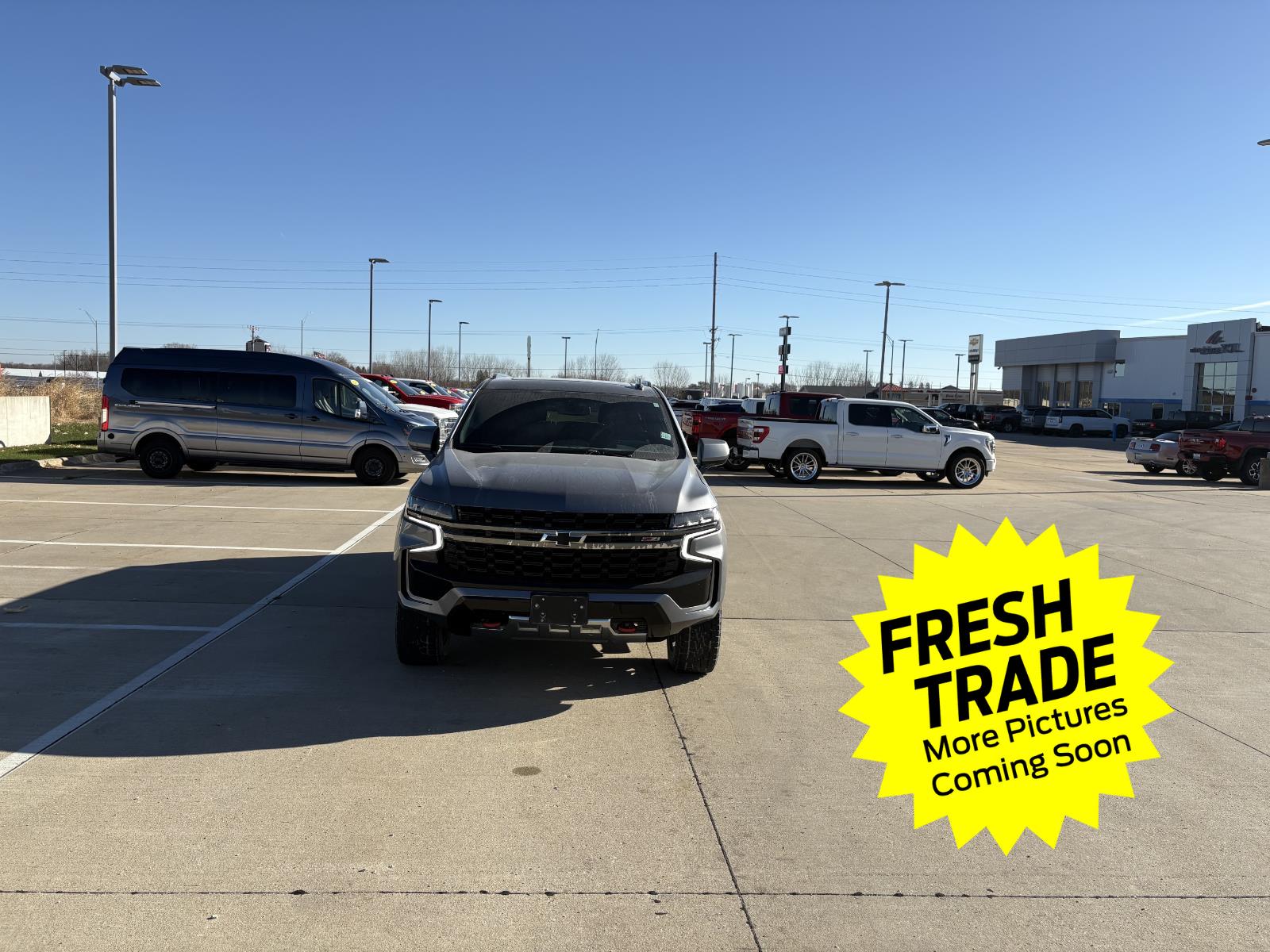 2021 Chevrolet Suburban Z71 photo 2