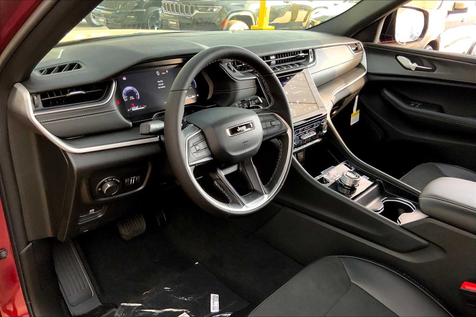 2025 Jeep Grand Cherokee Altitude X photo 8