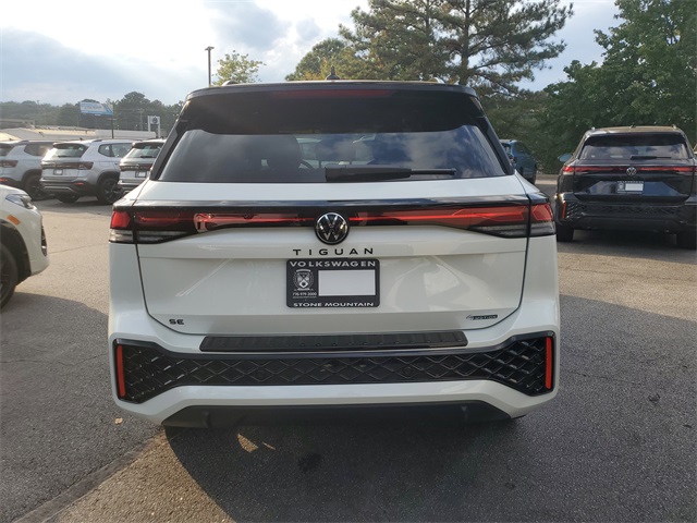 2025 Volkswagen Tiguan SE R-Line Black photo 4