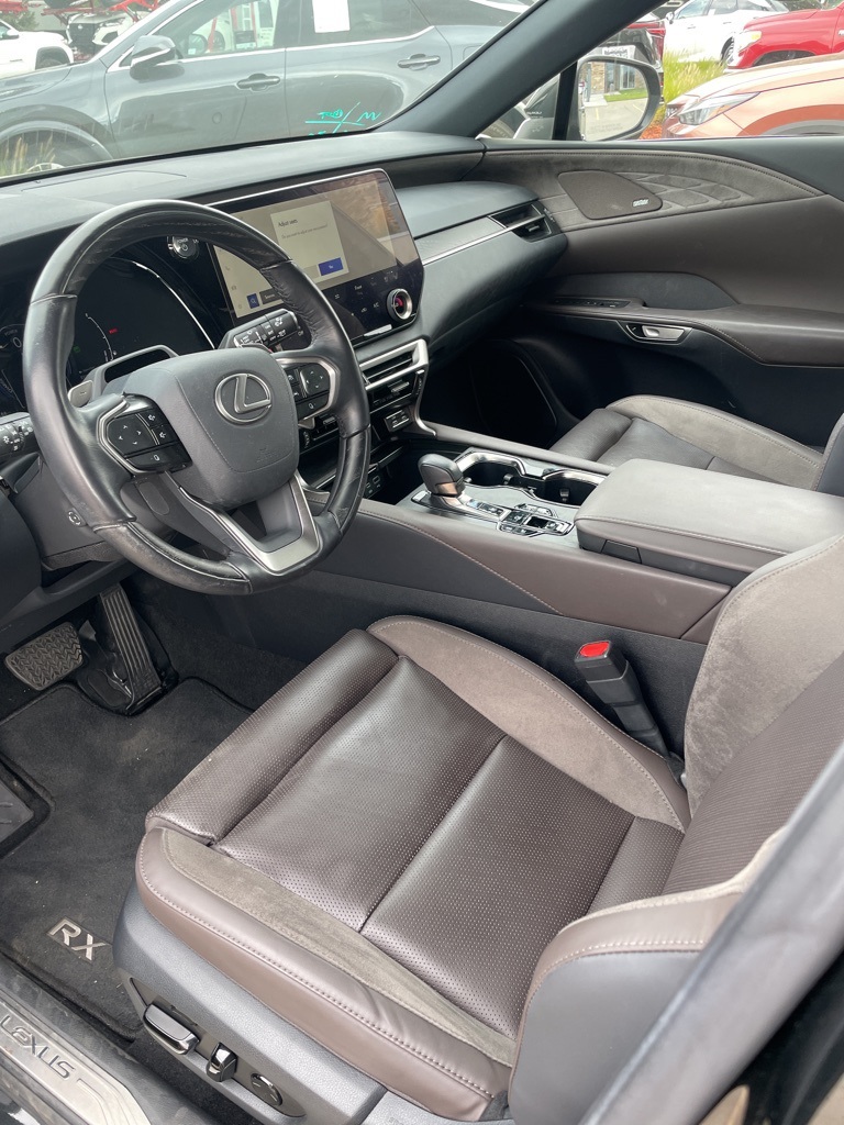 2024 Lexus RX 450h+ Luxury photo 4