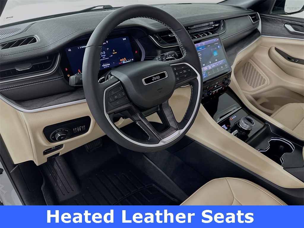 2023 Jeep Grand Cherokee Limited photo 2