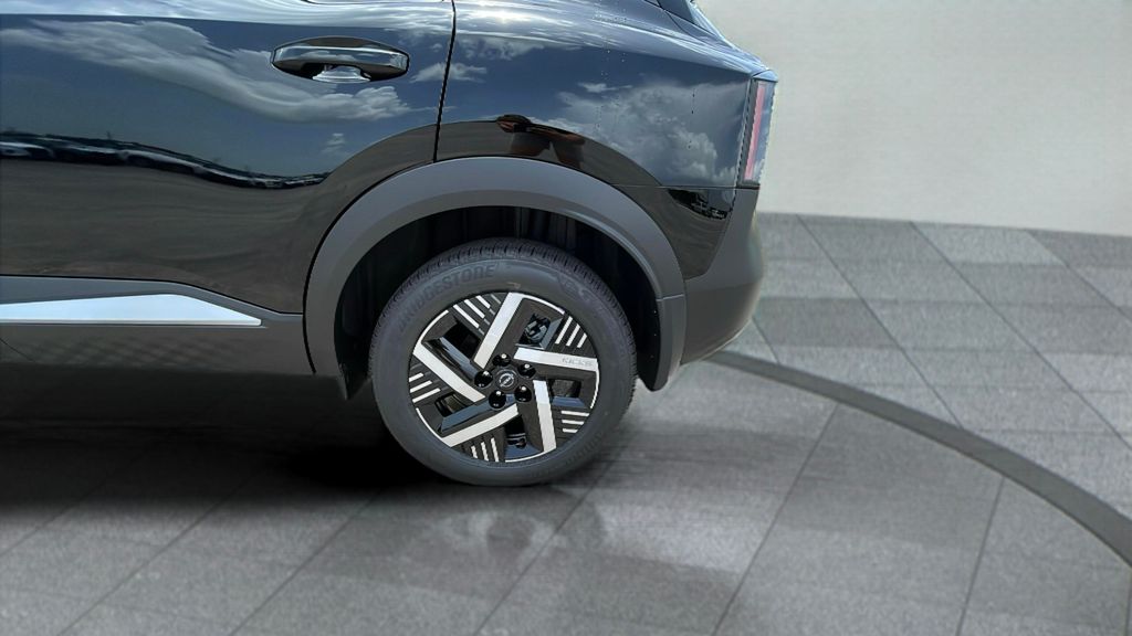 2025 Nissan Kicks SV photo 16