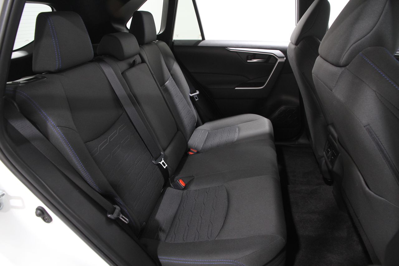 2024 Toyota RAV4 Hybrid SE photo 17