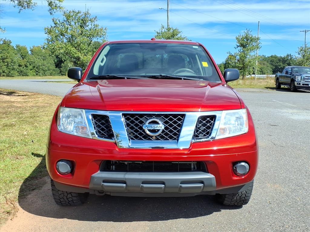 2014 Nissan Frontier SV photo 2