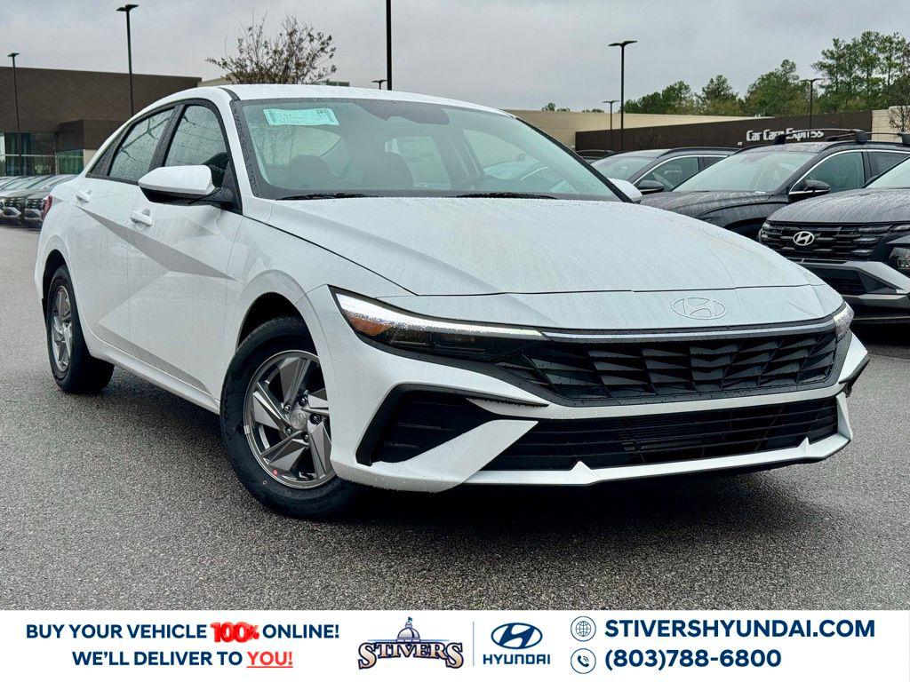 2026 Hyundai Elantra SE's photo