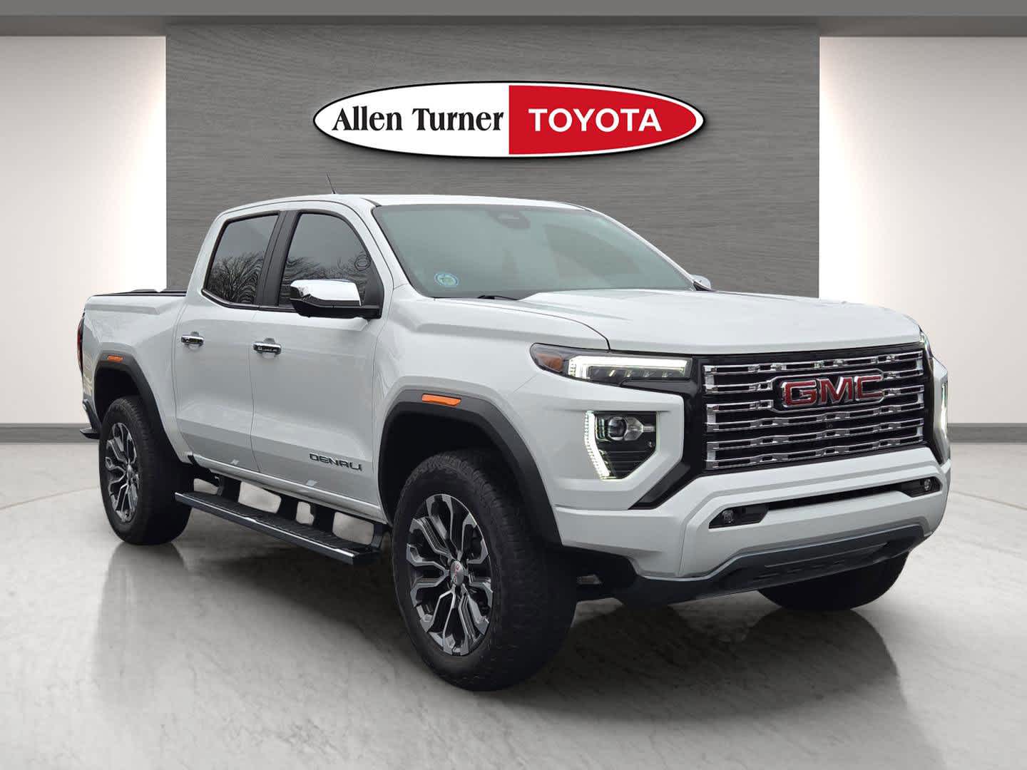 2023 GMC Canyon Denali's photo