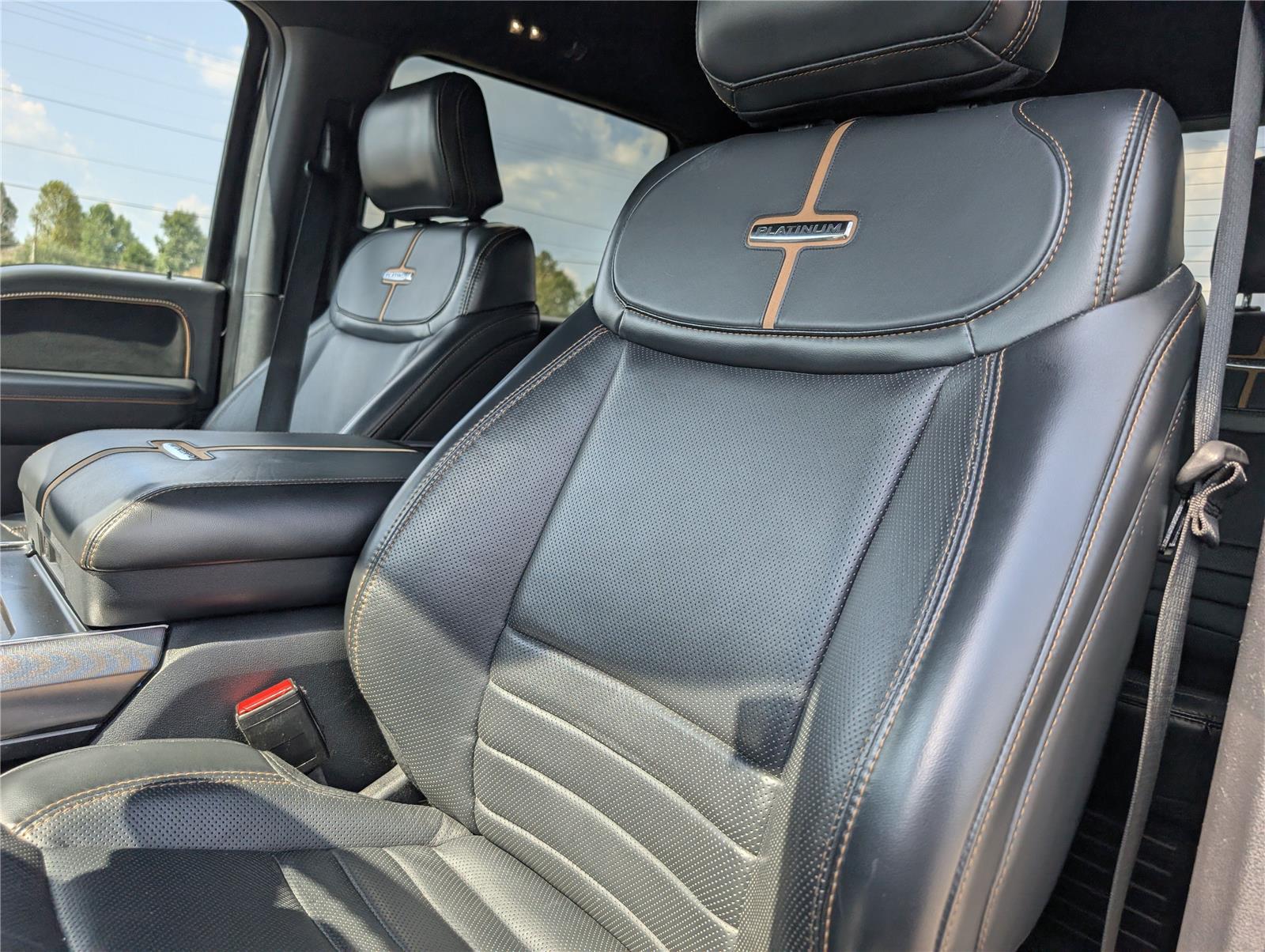 2023 Ford F-150 Platinum photo 14
