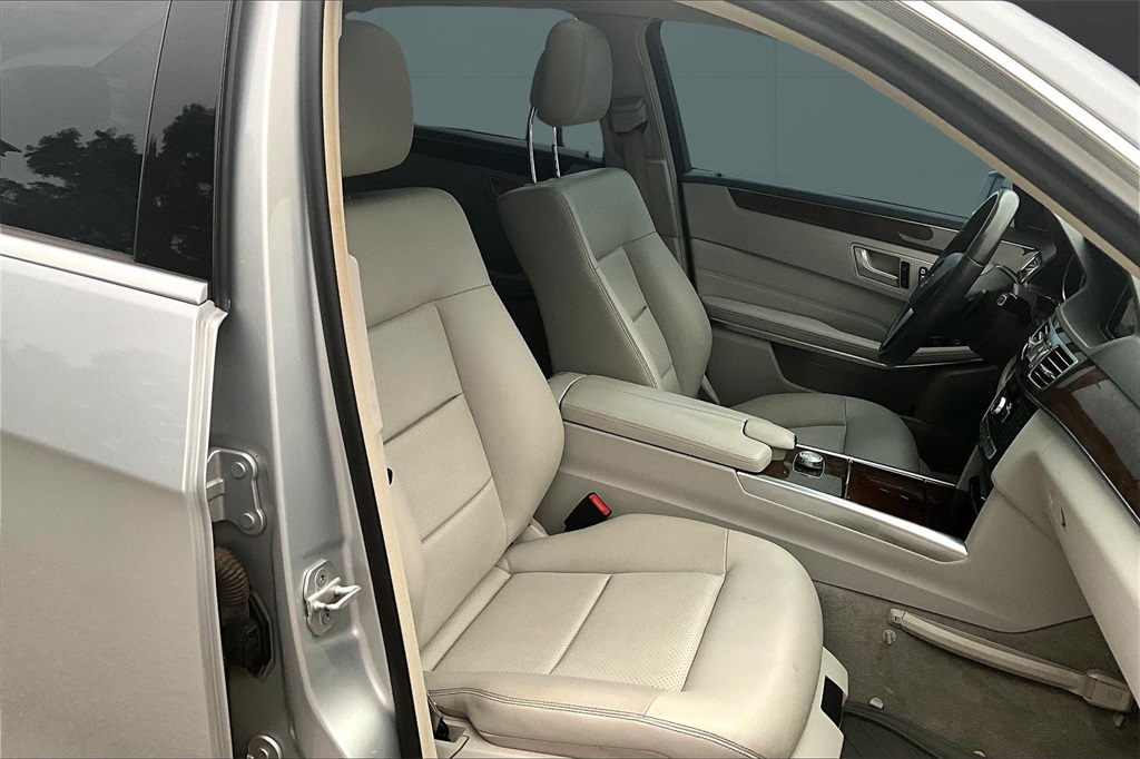 2014 Mercedes Benz E 250 4MATIC photo 7