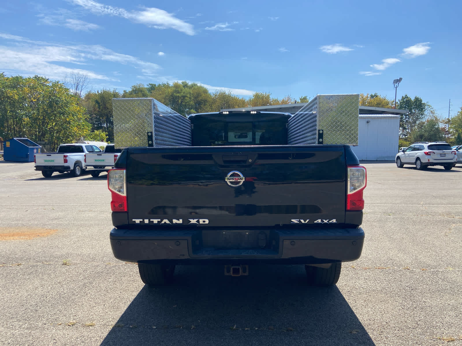 2017 Nissan Titan SV Crew Cab photo 4